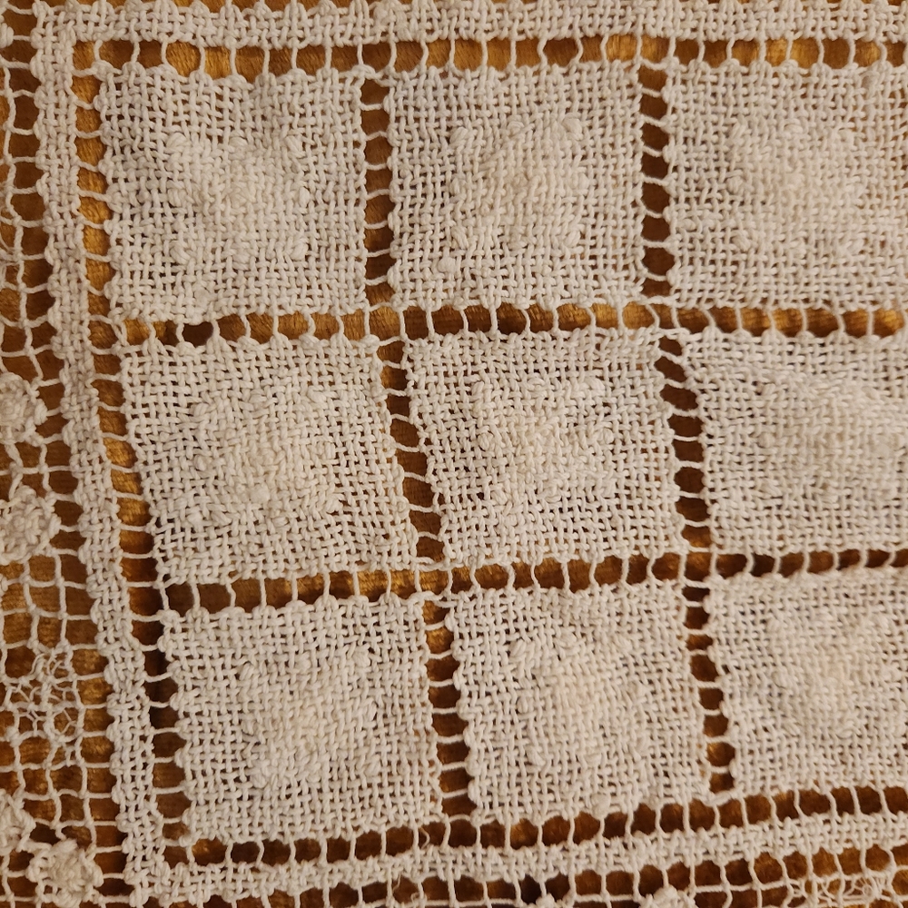 Antique Square LACE TABLECLOTH Filet Lace & Net - Picture 8 of 8